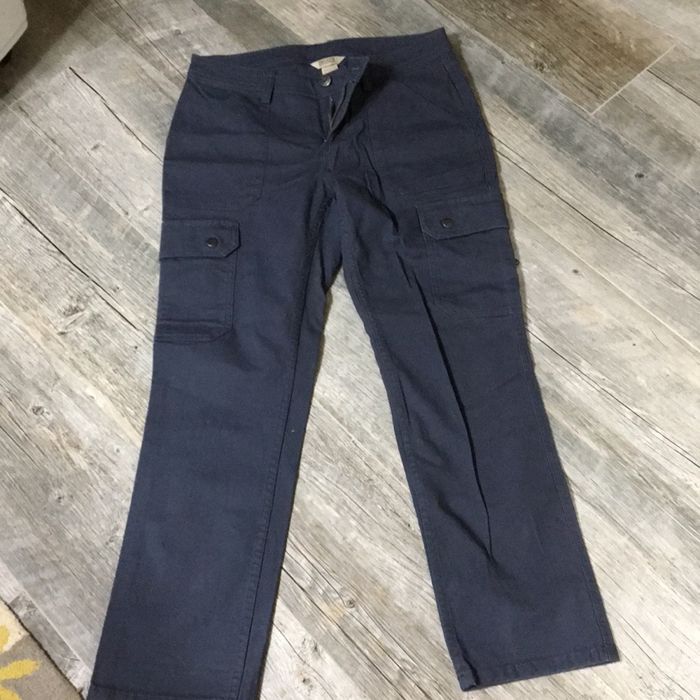 Duluth pants size 6 women